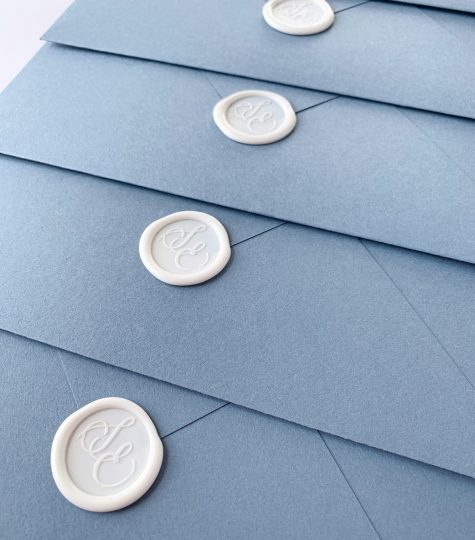 SobresAzulesLacreBlanco2